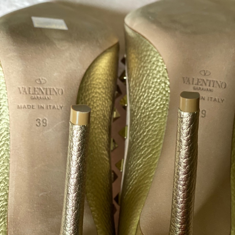 Valentino Rockstud Metallic Pumps - Picture 7 of 7